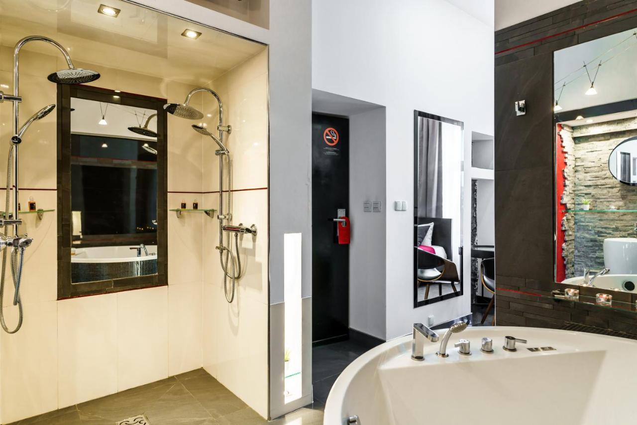 Komorowski Luxury Guest Rooms Cracóvia Exterior foto