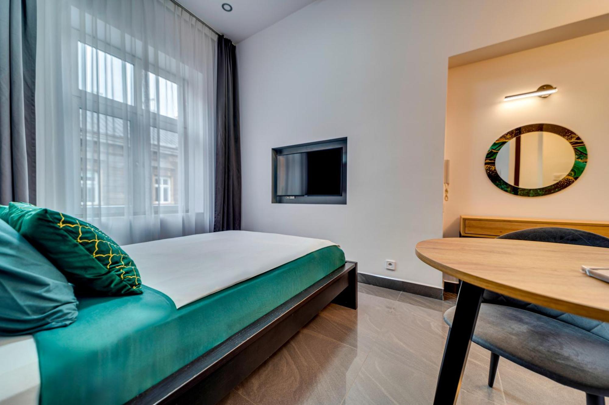 Komorowski Luxury Guest Rooms Cracóvia Exterior foto